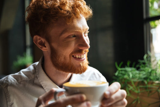Die Wissenschaft des frühen Koffeins: Warum deine erste Tasse am besten kurz vor dem Aufwachen wirkt
